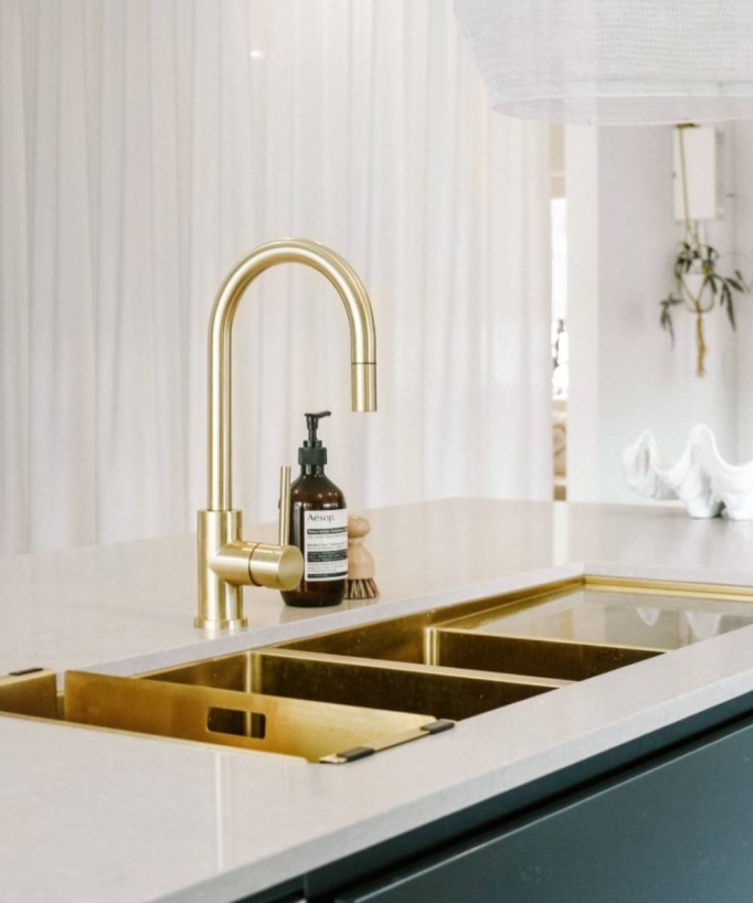 Doppelspülbecken 1180 mm – gebürstetes Messing – Filao
