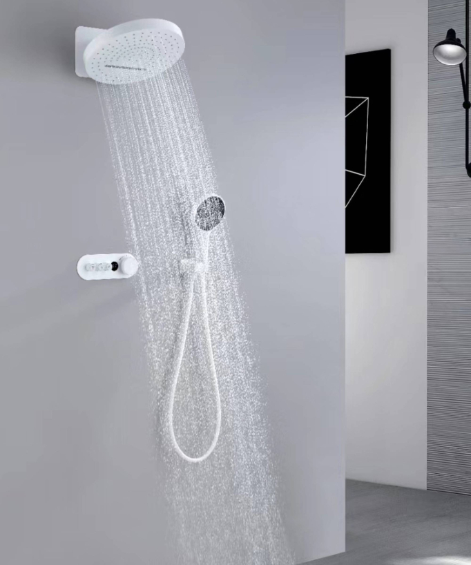 Unterputz-Duscharmatur-Set mit Regenduschkopf und Schwallauslauf - Weiß