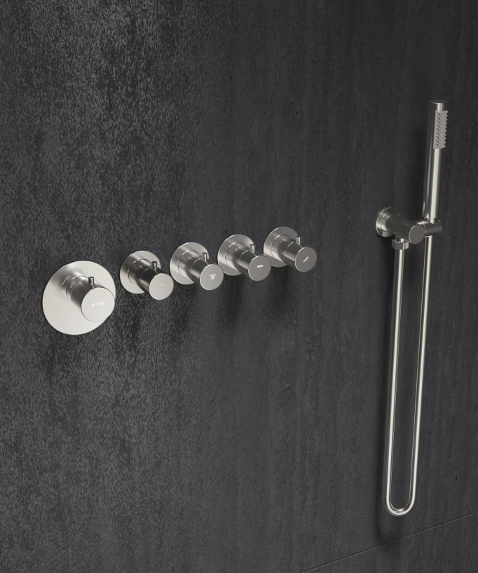 Thermostat-Duschset Multi-Spray mit schwenkbaren Köpfen, gebürstetes Nickel – Corbeau