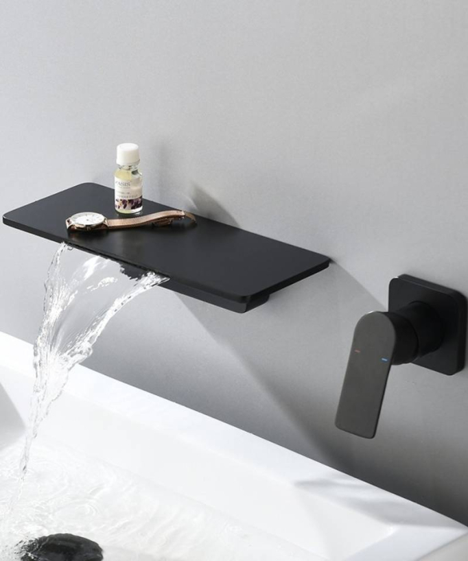 Design-Wand-Waschtischarmatur mit Kaskadenauslauf