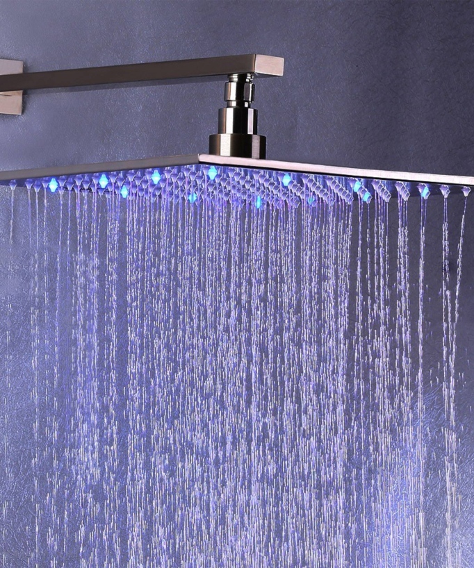 Unterputz-Duschsäule aus gebürstetem Edelstahl Nickel mit LED